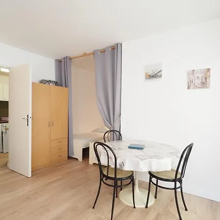Spacieux En Centre-ville - 4 Pers. - Fr-1-874-76 *
